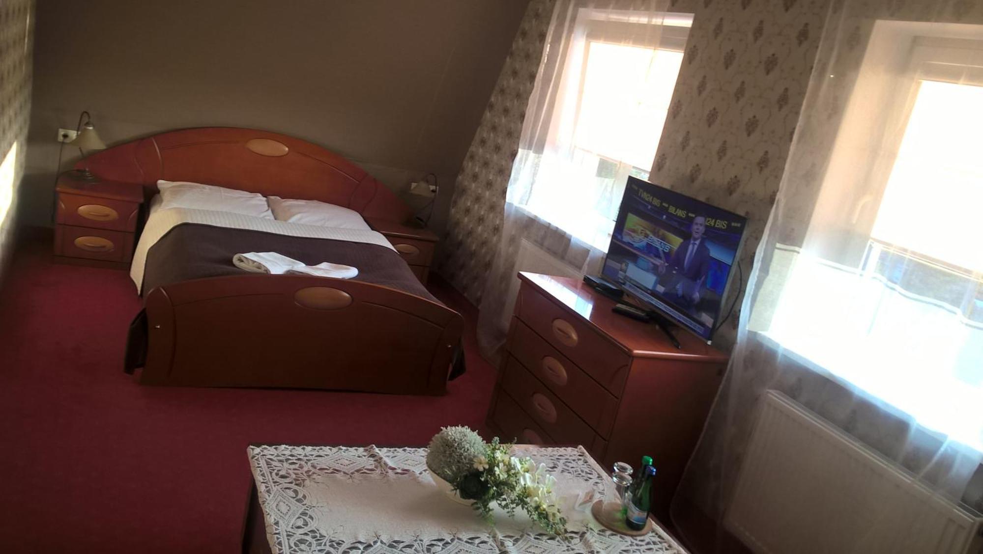 Villa Jasmin Зелёна-Гура Экстерьер фото